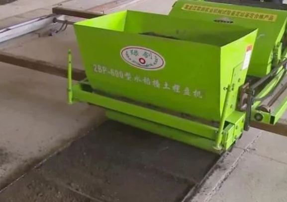 東北小伙發明水稻育秧機，效率提升50倍，可節省200個工人